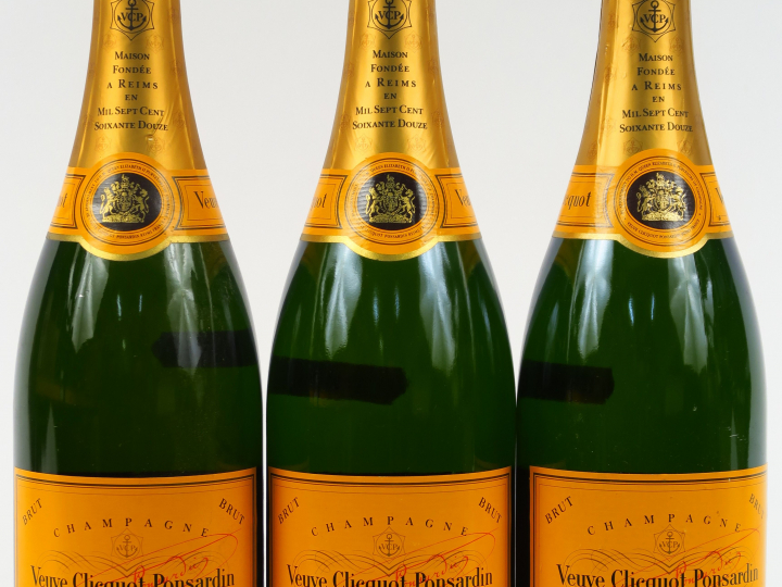 3 BOUTEILLES CHAMPAGNE VEUVE CLICQUOT PONSARDIN