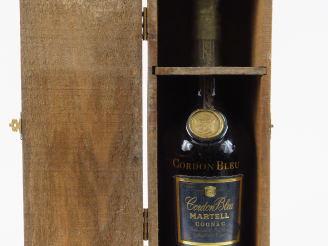 Vente aux enchères 1 BOUTEILLE COGNAC MARTELL 'CORDON BLEU' - COFFRET BOIS