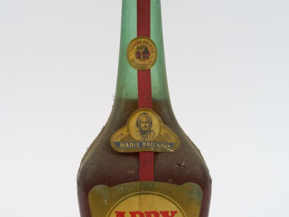 1 VIEILLE BOUTEILLE APRY MARIE BRIZARD DIGESTIF - BS