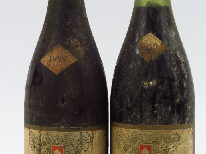 2 BOUTEILLES MORGON G. GUERRIER - 1959 - 2,5 CM/3 CM/BS/ELA