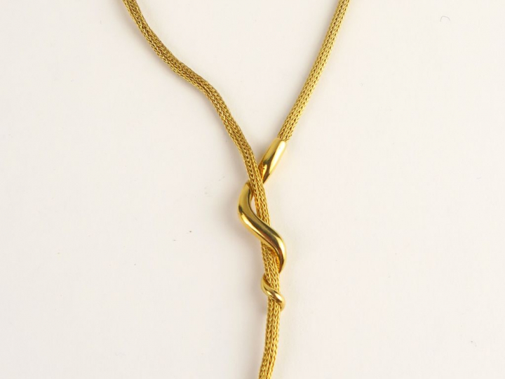 Collier en or, maille tressée. Poids : 16,7 g