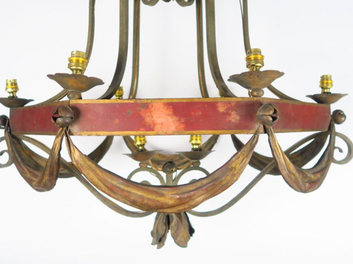 Lustre et paire d'appliques assorties de style Louis XV, en fer forgé 