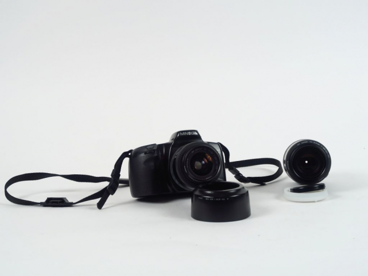MINOLTA. Modèle Dynax 500 si. Zoom AF 35-70 mm. Parasoleil. Zoom AF 70