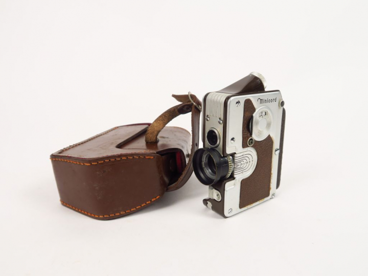 Miniature. GOERZ Minicord sur film 16 mm. Image 10x10. Finition marron