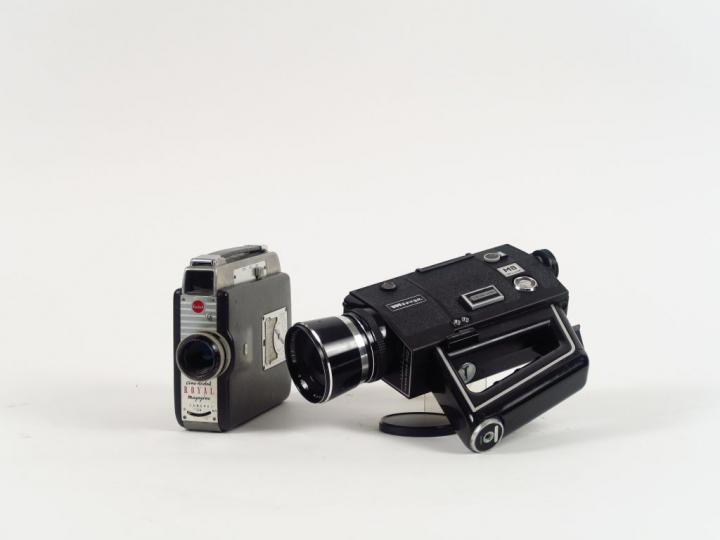 Deux caméras :  - Kodak, Ciné-kodak Royal Magazine 16 mm. Objectif Ang
