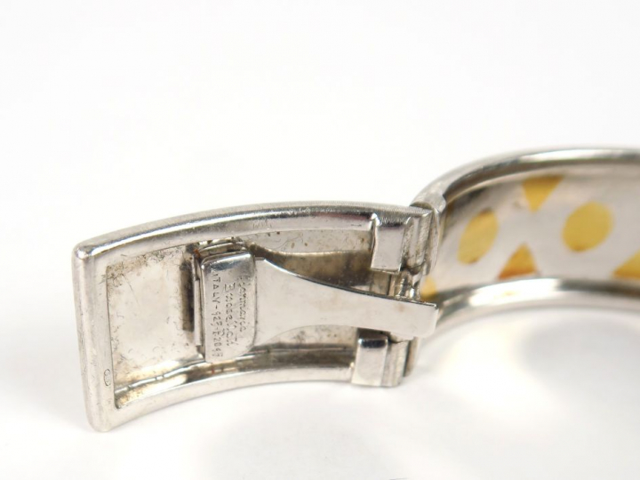 BUCCELLATI. Bracelet manchette en argent brossé et palqué or. Signé. P