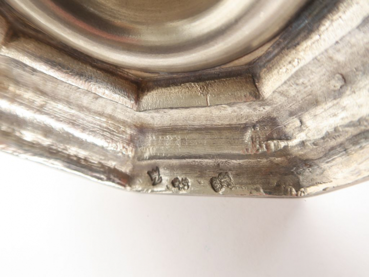 Paire de flambeaux XVIIIème en argent, armoriés (famille Aiguillon Sab