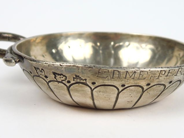 Taste vin XVIIIe en argent, prise en forme de serpent. Poids : 116 g