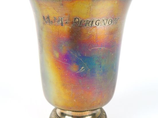 Timbale sur piedouche en argent XVIIIe. Poids : 118 g