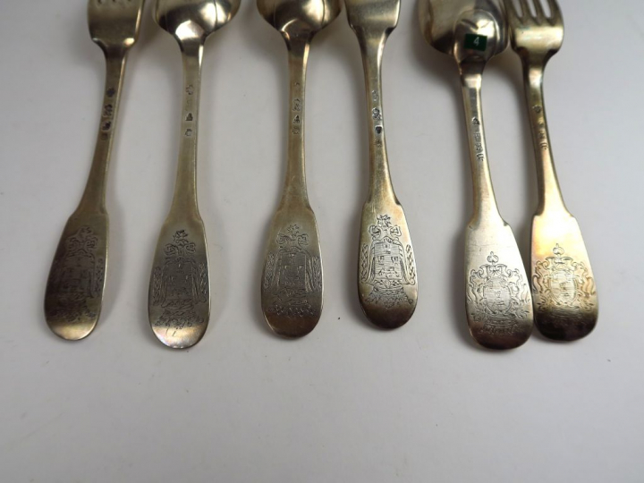 Couvert en argent XVIIIe, armorié. Poids : 152 g