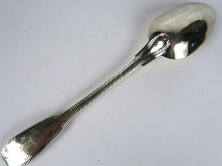 Cuillère à ragout en argent, poinçon Vieillard, modèle au filet, armor