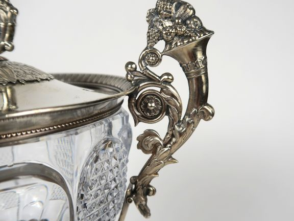 	Sucrier Restauration en cristal taillé et argent, poinçon Vieillard, 