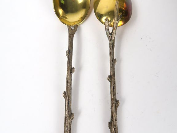 Paire de tasses et sous tasses à thé en argent, poinçon Minerve. Prise