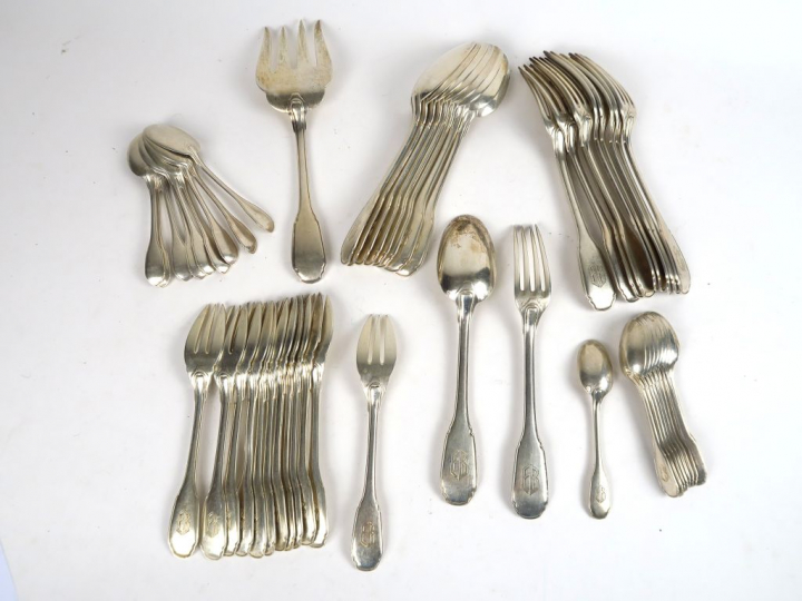 Partie de ménagère en argent, poinçon Minerve, monogrammée, comprenant