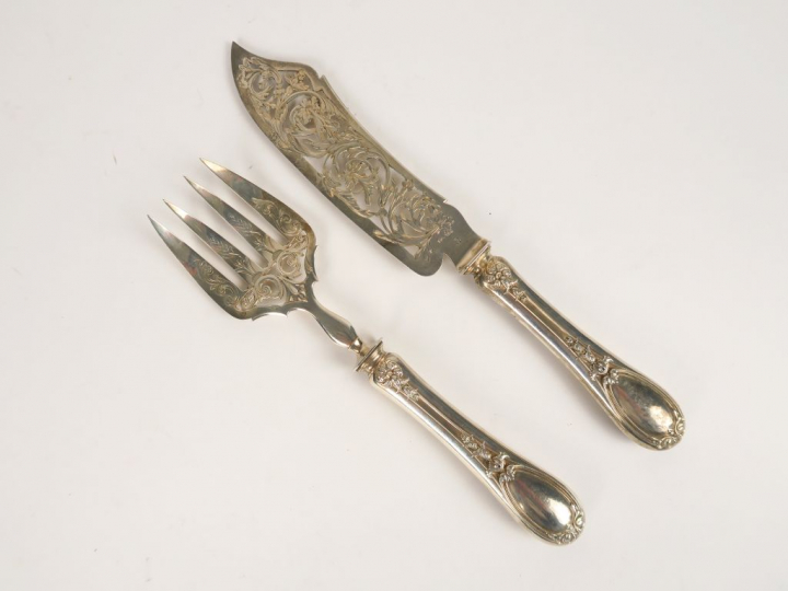 Couvert à servir le poisson en argent et argent fourré, poinçon Minerv