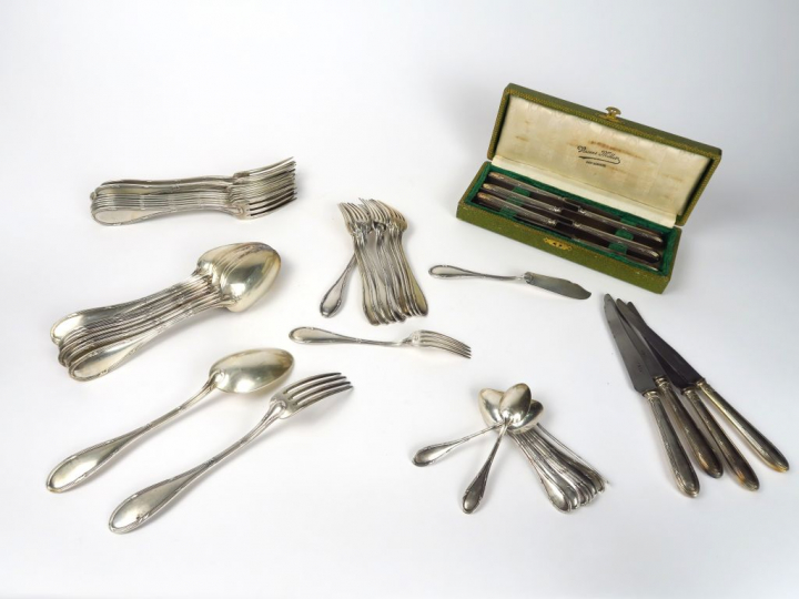 Partie de ménagère de style Louis XVI en argent, poinçon Minerve, comp