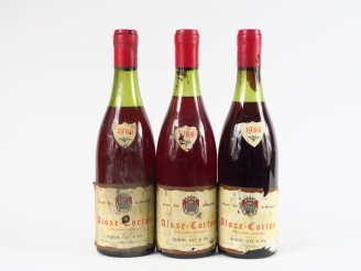 Vente aux enchères 3 BOUTEILLES ALOXE CORTON DUBOIS GAY - 1966 - 3 CM/2 à 4 CM