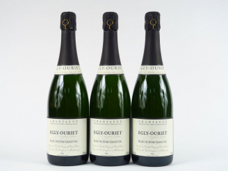 Vente aux enchères 3 BOUTEILLES CHAMPAGNE EGLY OURIET BLANC DE NOIRS GC - Passage en cave