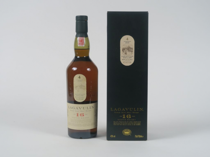 1 BOUTEILLE LAGAVULIN (70 cl) - Embouteilleur : OB  - 43° - Age : 16 a