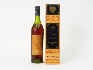 Vente aux enchères 1 BOUTEILLE FINE CHAMPAGNE COGNAC DENIS MOUNIE - COFFRET