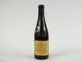 Vente aux enchères 1 VIEILLE BOUTEILLE CALAVADOS 'HORS D'AGE' LELOUVIER
