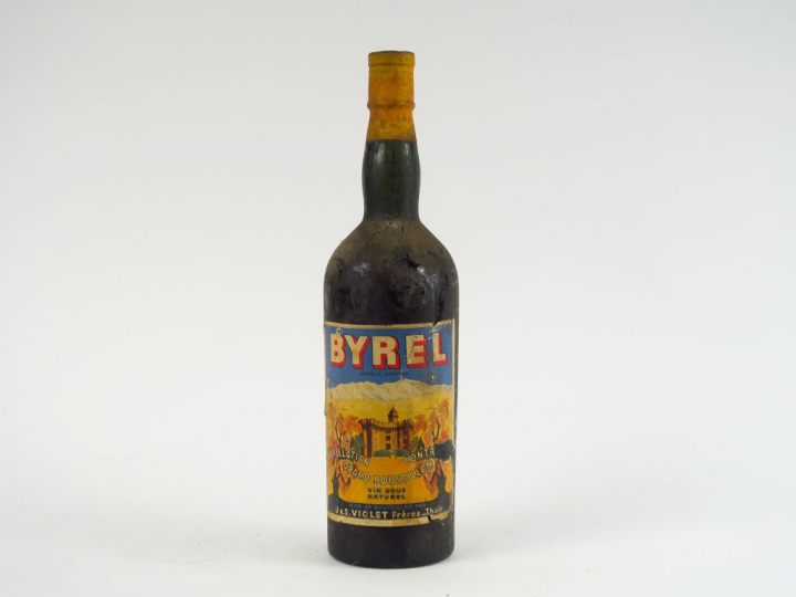 1 TRES VIEILLE BOUTEILLE BYRREL VIN DOUX NATUREL - BS