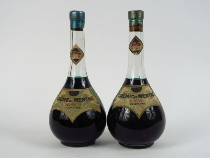 2 VIEILLES BOUTEILLES CREME DE MENTHE BORVILI