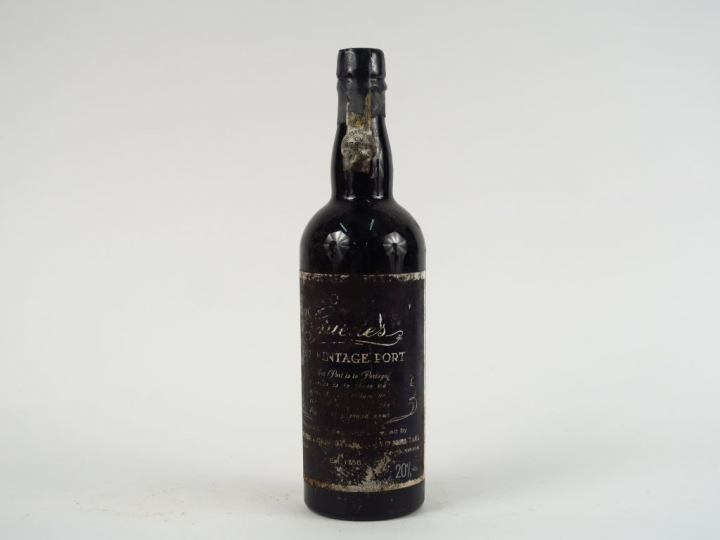 1 BOUTEILLE PORTO GRADES 'VINTAGE PORT' - 1977 - ES