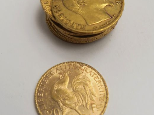 10 pièces de 20 francs or (1905 x 3, 1906 x 3, 1908 x 2, 1910 x 2). Fr