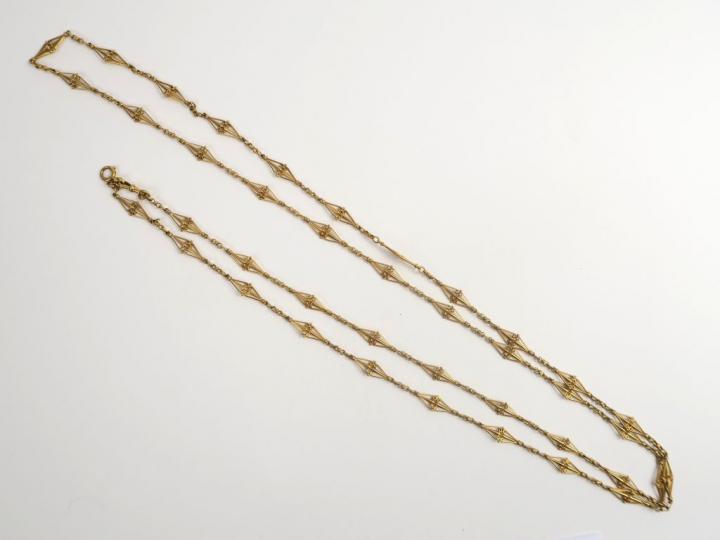 Giletière en or. Poids : 69 g