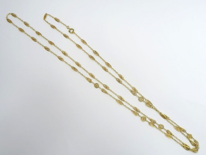 Giletière transformée en sautoir. Poids : 33,6 g