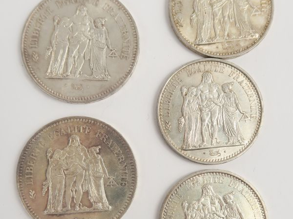 5 pièces argent : 2 pièces 50 francs, 3 pièces de 10 francs