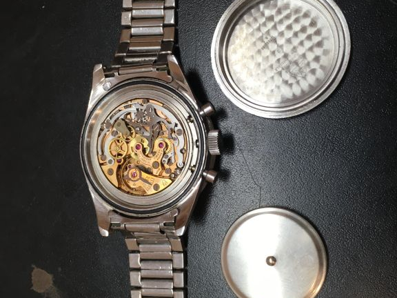 OMEGA. Speedmaster Ref. 105.002 Chronographe bracelet en acier. Boitie