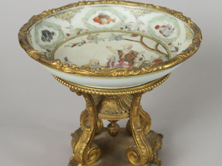 Coupe montée en porcelaine de Chine, Compagnie des Indes, famille rose