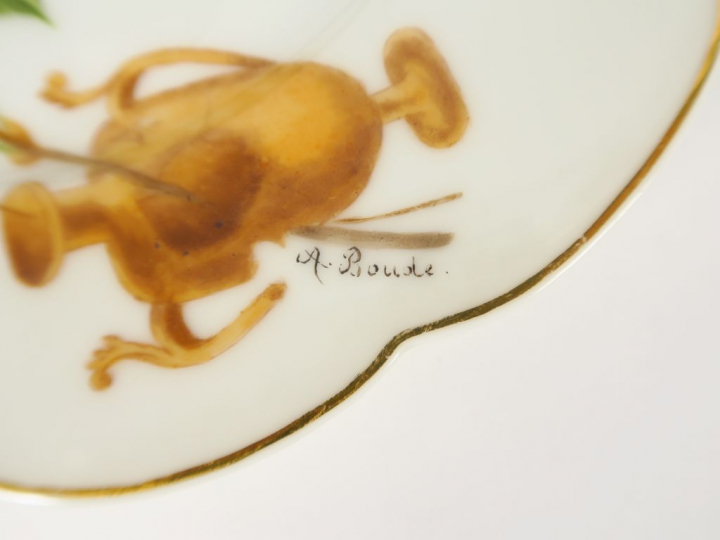 Partie de service à dessert en porcelaine de Paris à décor de fleurs p