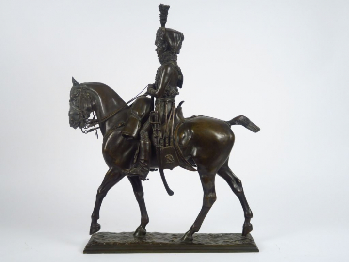 	P. TOURGUENEEF. " Le hussard" Sculpture en bronze à patine brune.  Si