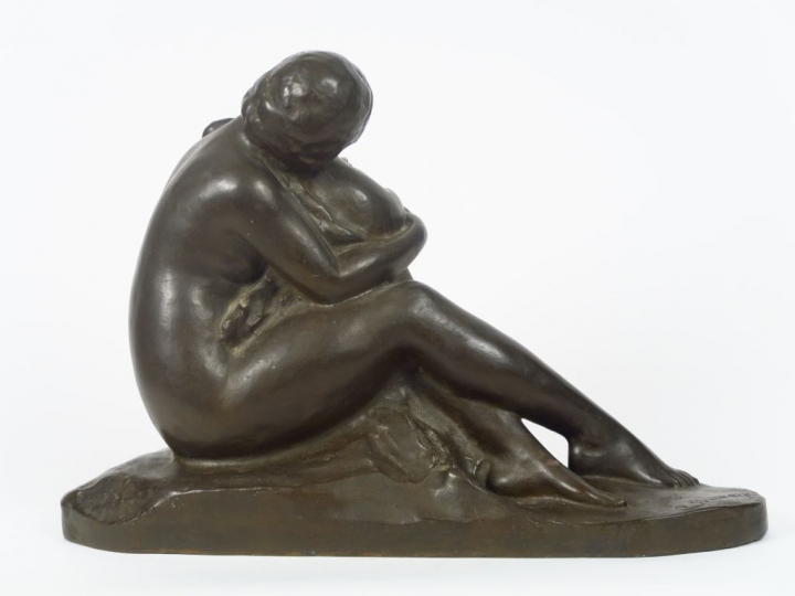 A. GENNARELLI. "Maternité". Sculpture en bronze à patine brune. Signée