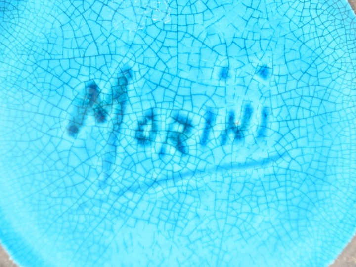 MORINI. Vase en céramique bleu persan. Signé. H. 23 cm