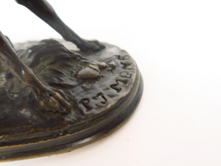 P.J. MENE. "Epagneul à l'arrêt". Sculpture en bronze à patine brune. S