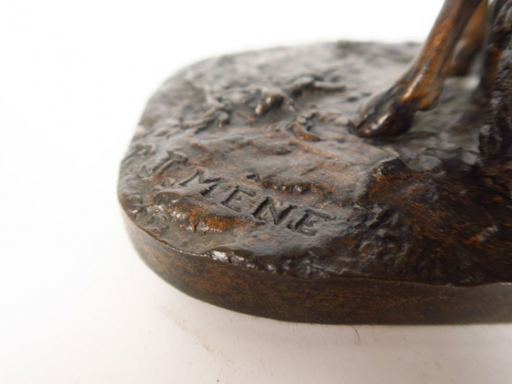 P.J. MENE. "Brebis allaitant son agneau". Groupe en bronze à patine mé