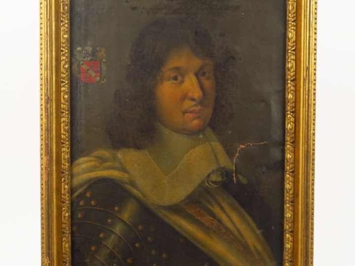 Ecole française XVIIIème "Portrait d’homme en armure aux armoiries". H