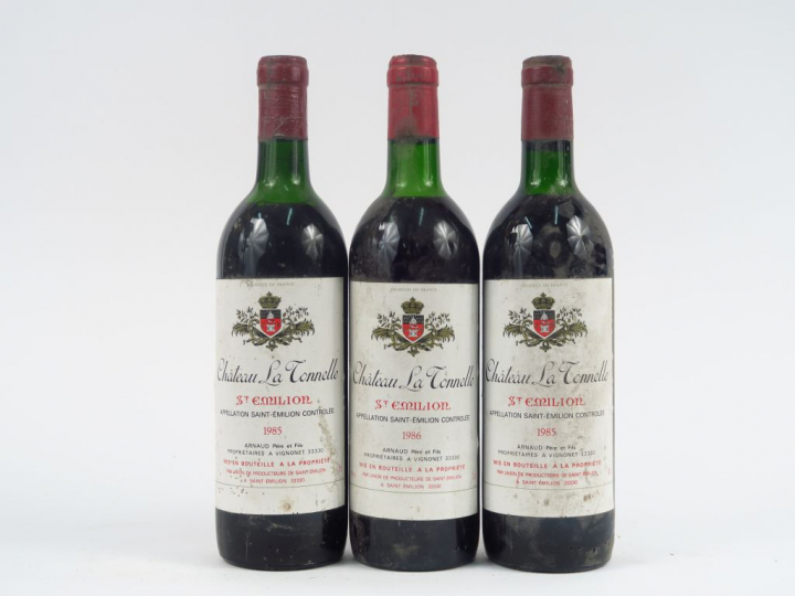 3 BOUTEILLES CHÂTEAU LA TONNELLE ST EMILION - 2 de 1985 HEP/1 de 1986 