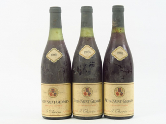 Vente aux enchères 3 BOUTEILLES NUITS ST GEORGES J. THORIN - 1961 - 2 à 2,5 CM/1 à 3 CM