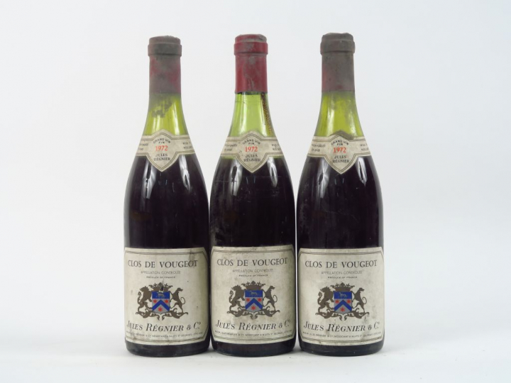 3 BOUTEILLES CLOS DE VOUGEOT GC J. REGNIER - 1972 - 6 CM/CAPS AB/BLS