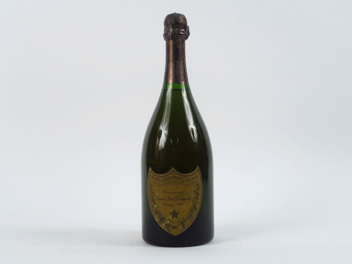 1 BOUTEILLE CHAMPAGNE DOM PERIGNON - 1969 - 0,5 CM SOUS LA COIFFE