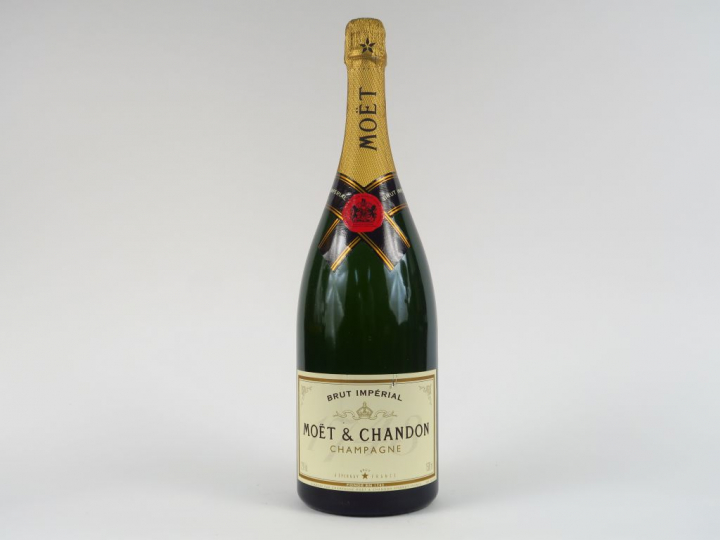 1 MAGNUM CHAMPAGNE MOET   CHANDON  'BRUT IMPERIAL'