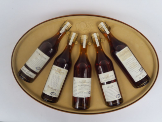 Vente aux enchères COFFRET (5 FLACONS DE 20 cl) LES CRUS DE COGNAC 'TAILLEVENT' : GRANDE 