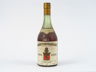 Vente aux enchères 1 VIEILLE BOUTEILLE GRANDE FINE CHAMPAGNE 1er GRAND CRU DE COGNAC J. R