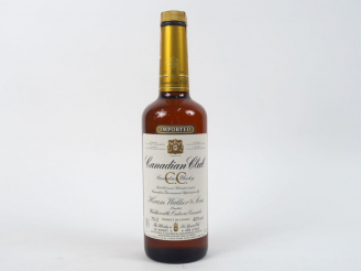 Vente aux enchères 1 BOUTEILLE Blend 		Canadian Club	 (70	cl) - 40° - 1982 - 		6		 ans - 