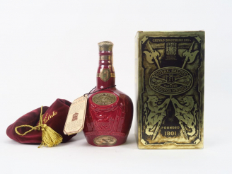 Vente aux enchères 1 BOUTEILLE Blend	 	Chivas Salute	 (70	cl) - 40			° - 21 ans - 		Ruby 